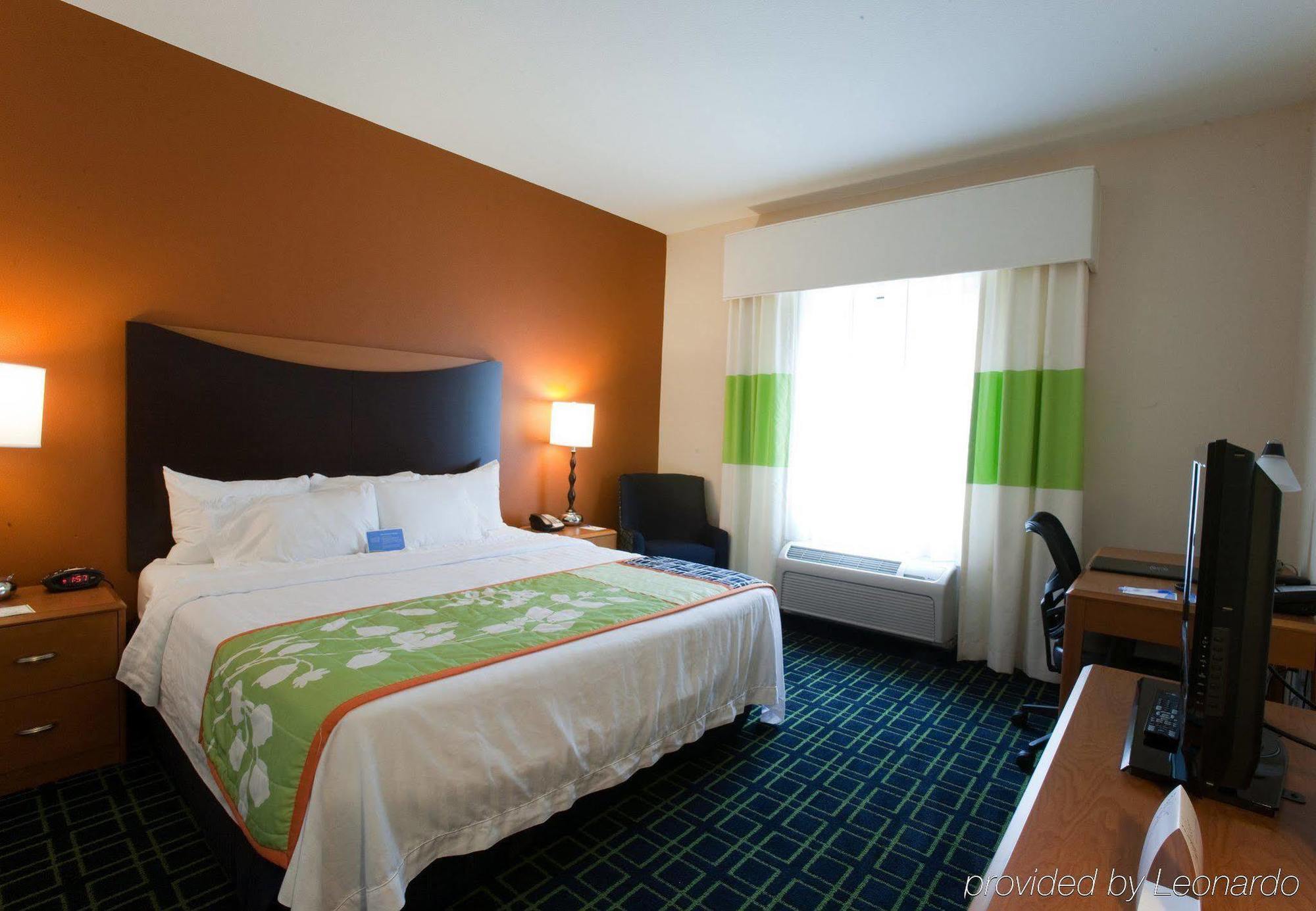 Fairfield Inn & Suites By Marriott Houston Conroe Room photo