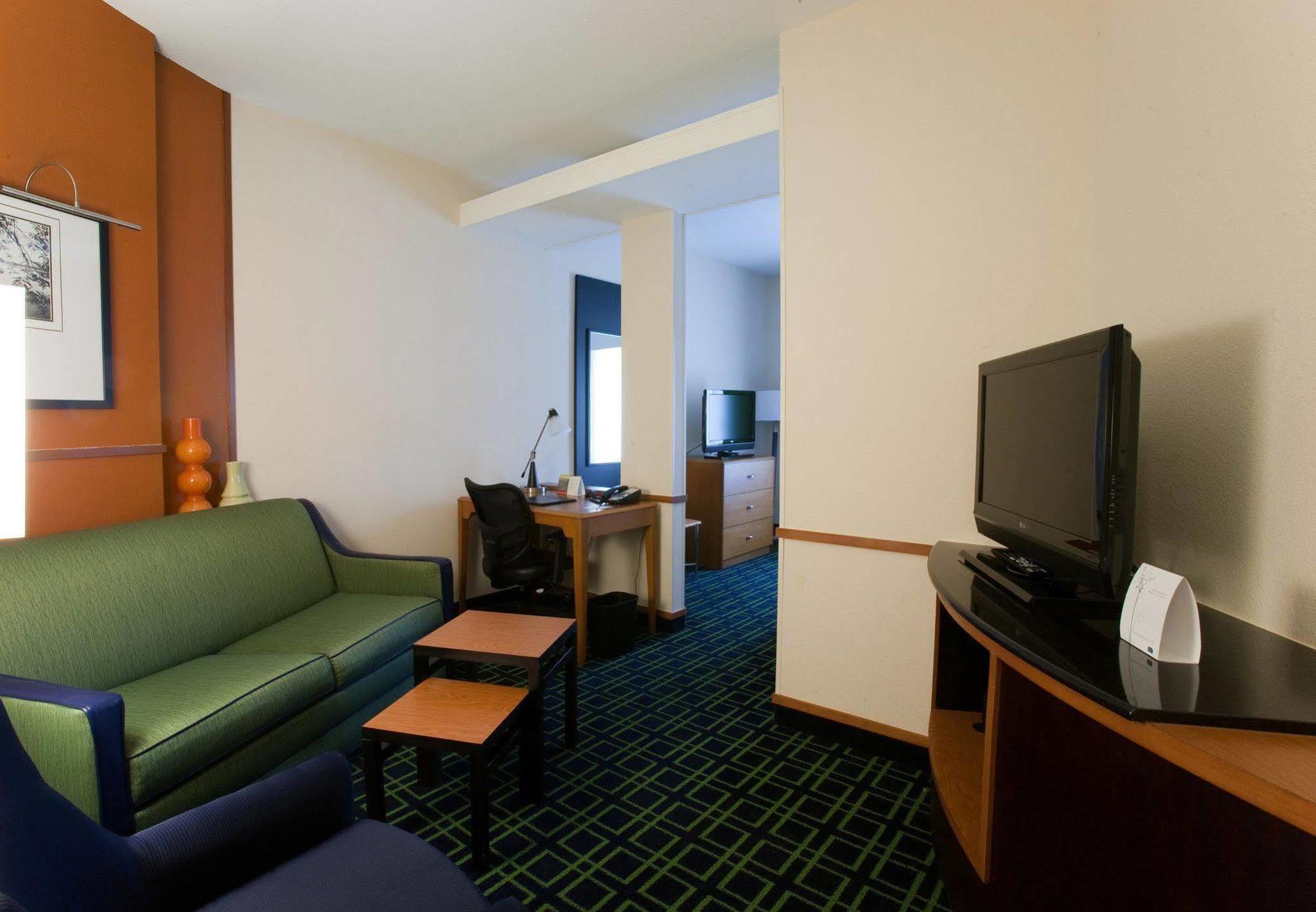 Fairfield Inn & Suites By Marriott Houston Conroe Room photo